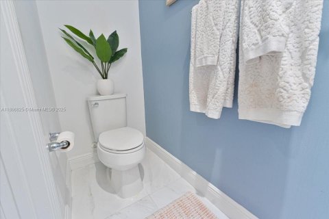 Touwnhouse à vendre à Pembroke Pines, Floride: 3 chambres, 208.66 m2 № 1983425 - photo 11