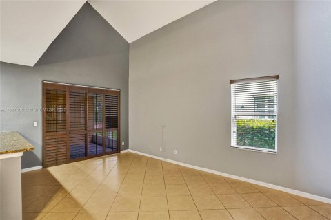 House in Port St. Lucie, Florida 3 bedrooms, 118.45 sq.m. № 1958210 - photo 21