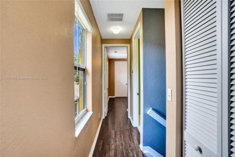 House in Port St. Lucie, Florida 3 bedrooms, 118.45 sq.m. № 1958210 - photo 29