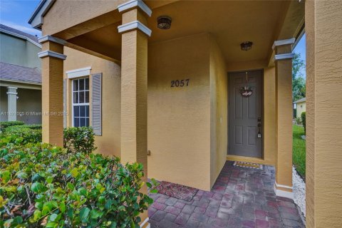 House in Port St. Lucie, Florida 3 bedrooms, 118.45 sq.m. № 1958210 - photo 2