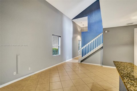 House in Port St. Lucie, Florida 3 bedrooms, 118.45 sq.m. № 1958210 - photo 26