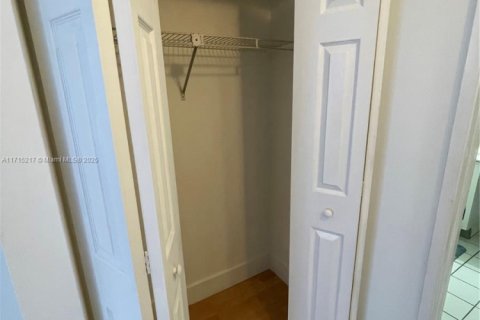 Купить кондоминиум в Авентура, Флорида 2 спальни, 91.97м2, № 1978772 - фото 14