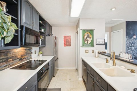 Condo in Tampa, Florida, 3 bedrooms  № 1736306 - photo 12