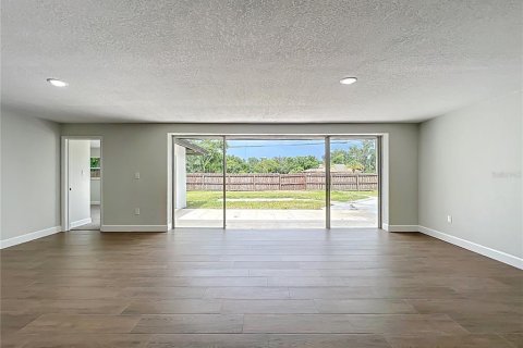Casa en venta en Altamonte Springs, Florida, 3 dormitorios, 127.93 m2 № 1821454 - foto 4