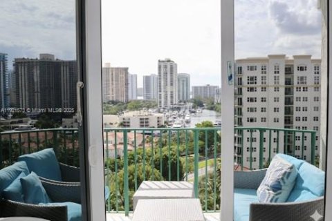 Copropriété à louer à Aventura, Floride: 2 chambres, 124.02 m2 № 1975308 - photo 1