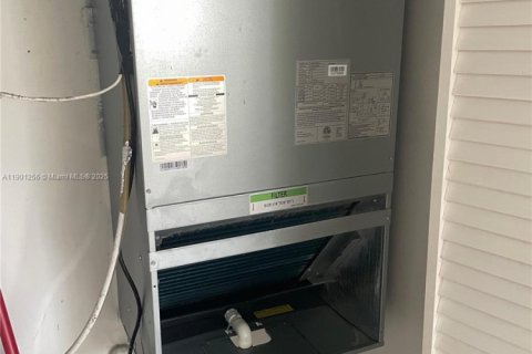 Villa ou maison à louer à Miami, Floride: 3 chambres, 74.32 m2 № 1957317 - photo 13