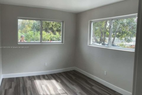 Villa ou maison à louer à Miami, Floride: 3 chambres, 74.32 m2 № 1957317 - photo 9