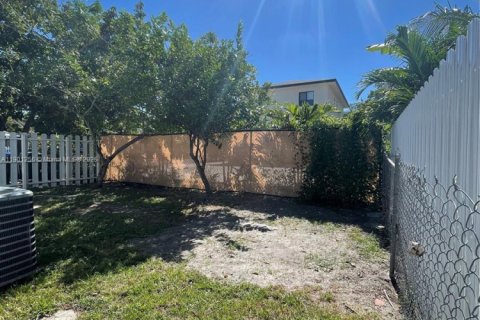 Villa ou maison à louer à Miami, Floride: 3 chambres, 74.32 m2 № 1957317 - photo 16