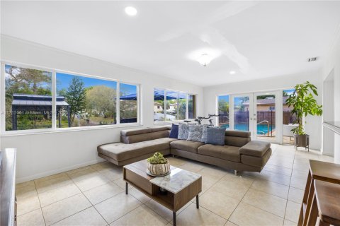 House in Coconut Creek, Florida 3 bedrooms, 170.66 sq.m. № 1463317 - photo 20