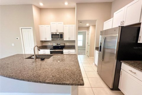 House in Lakeland, Florida 3 bedrooms, 129.51 sq.m. № 1910096 - photo 3