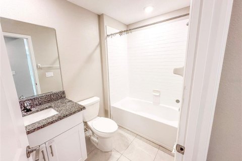 House in Lakeland, Florida 3 bedrooms, 129.51 sq.m. № 1910096 - photo 6