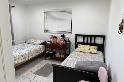 Casa en venta en Miami, Florida, 3 dormitorios, 102.84 m2 № 1818203 - foto 28