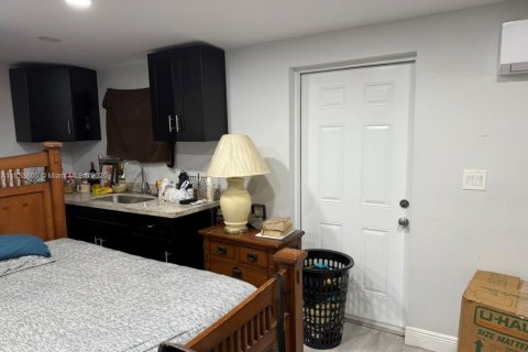 Casa en venta en Miami, Florida, 3 dormitorios, 102.84 m2 № 1818203 - foto 12