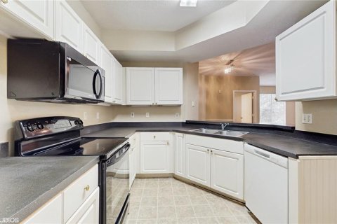 Condo in Orlando, Florida, 3 bedrooms  № 1669807 - photo 11