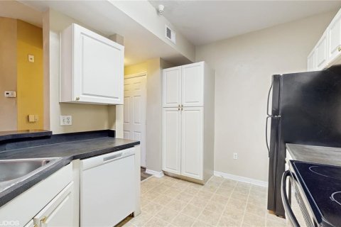 Condo in Orlando, Florida, 3 bedrooms  № 1669807 - photo 10