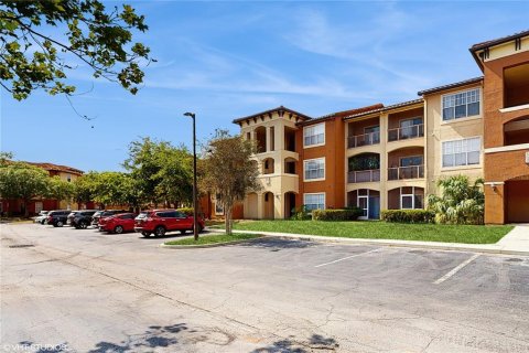 Condo in Orlando, Florida, 3 bedrooms  № 1669807 - photo 2