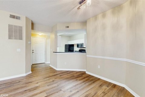 Condo in Orlando, Florida, 3 bedrooms  № 1669807 - photo 8