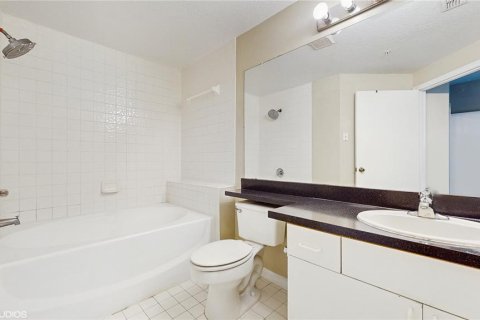 Condo in Orlando, Florida, 3 bedrooms  № 1669807 - photo 16