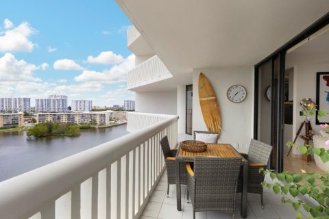 Купить кондоминиум в Авентура, Флорида 2 спальни, 105.91м2, № 2085446 - фото 11