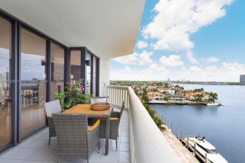 Купить кондоминиум в Авентура, Флорида 2 спальни, 105.91м2, № 2085446 - фото 8