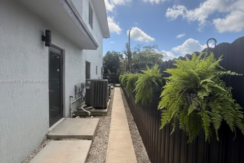 Appartement à louer à Miami, Floride: 3 chambres № 2031607 - photo 12