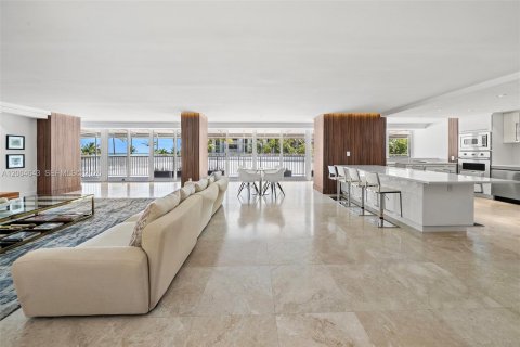 Condo in Key Biscayne, Florida, 3 bedrooms № 2069830 - photo 13