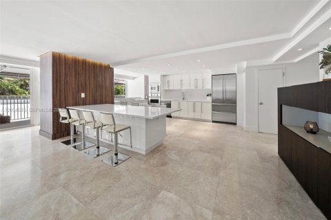 Condo in Key Biscayne, Florida, 3 bedrooms № 2069830 - photo 14