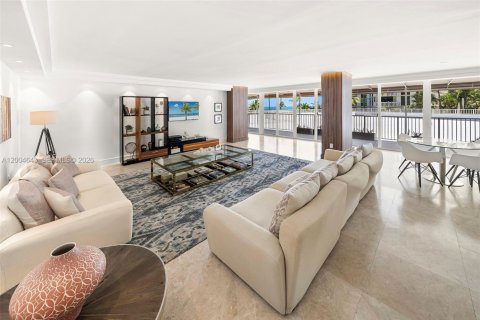 Condo in Key Biscayne, Florida, 3 bedrooms № 2069830 - photo 9