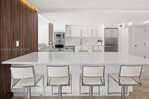 Condo in Key Biscayne, Florida, 3 bedrooms № 2069830 - photo 16