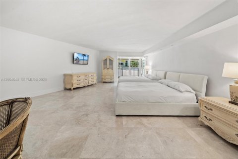 Condo in Key Biscayne, Florida, 3 bedrooms № 2069830 - photo 29