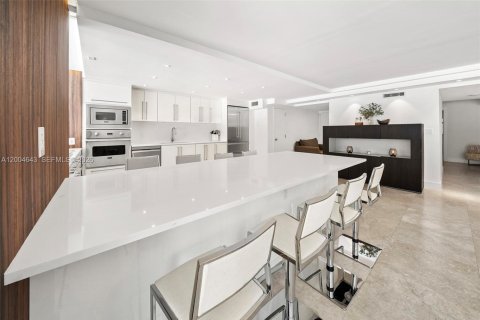 Condo in Key Biscayne, Florida, 3 bedrooms № 2069830 - photo 17