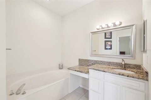 Casa en venta en Sarasota, Florida, 2 dormitorios, 156.63 m2 № 1914168 - foto 16