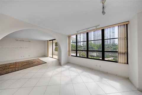 Condominio en venta en Hallandale Beach, Florida, 3 dormitorios, 165.37 m2 № 1846312 - foto 9
