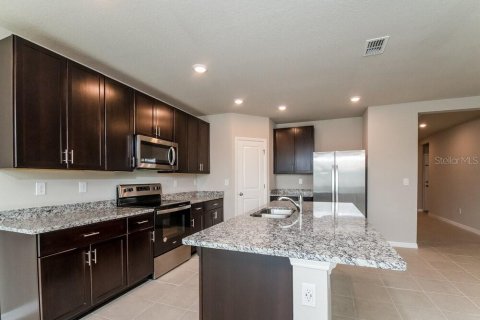 Villa ou maison à louer à Plant City, Floride: 4 chambres, 181.81 m2 № 1905148 - photo 6