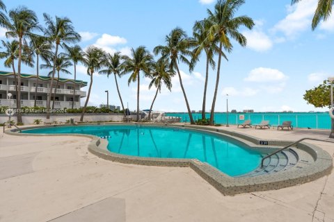 Condo in North Bay Village, Florida, 1 bedroom  № 1738846 - photo 24