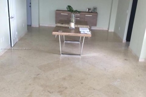 Condo in North Bay Village, Florida, 1 bedroom  № 1738846 - photo 3
