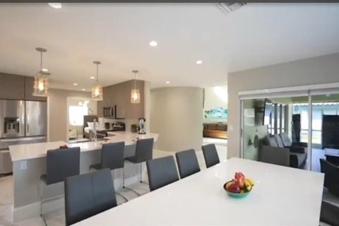 House in Cooper City, Florida 5 bedrooms, 245.63 sq.m. № 2402436 - photo 11