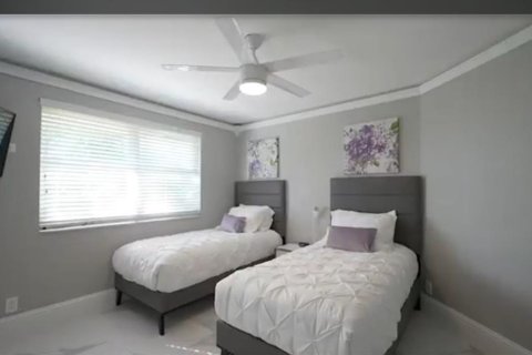 House in Cooper City, Florida 5 bedrooms, 245.63 sq.m. № 2402436 - photo 23