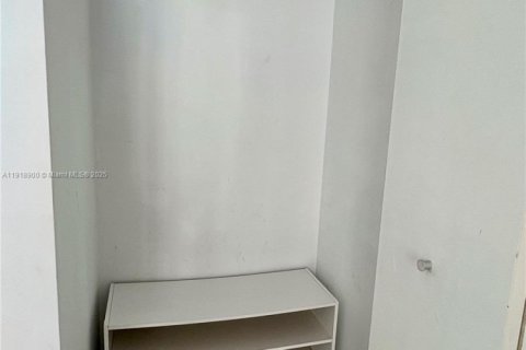 Снять в аренду кондоминиум в Майами, Флорида 1 спальня, 64.66м2, № 1974915 - фото 9