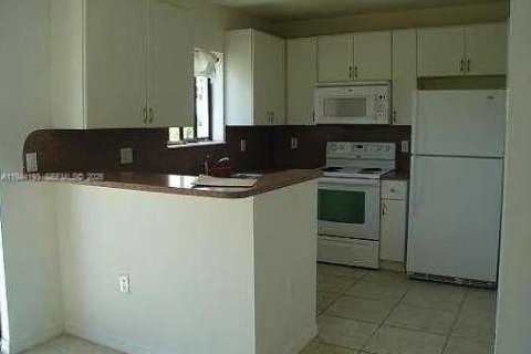 Condo in Cutler Bay, Florida, 3 bedrooms  № 2000906 - photo 4