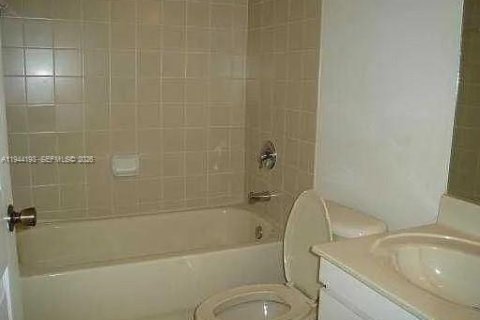 Condo in Cutler Bay, Florida, 3 bedrooms  № 2000906 - photo 6