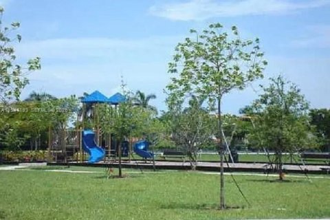 Condo in Cutler Bay, Florida, 3 bedrooms  № 2000906 - photo 10