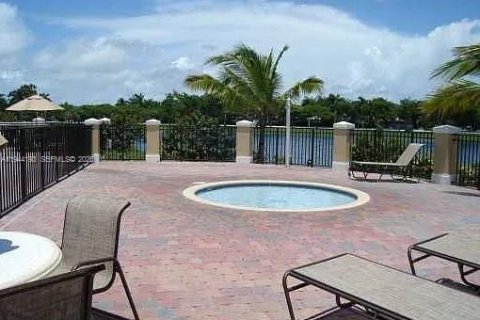 Condo in Cutler Bay, Florida, 3 bedrooms  № 2000906 - photo 9