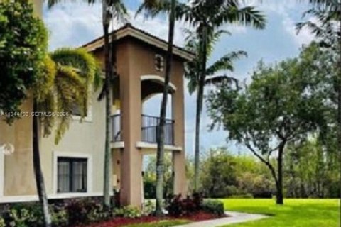 Condo in Cutler Bay, Florida, 3 bedrooms  № 2000906
