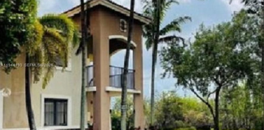 Condo in Cutler Bay, Florida, 3 bedrooms  № 2000906