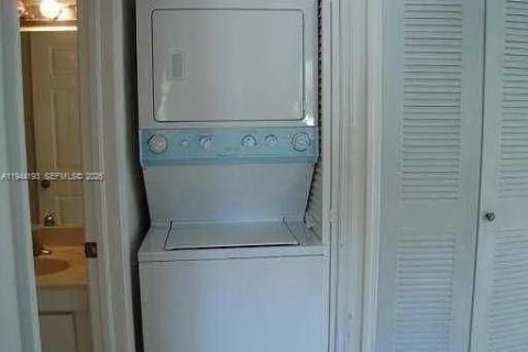 Condo in Cutler Bay, Florida, 3 bedrooms  № 2000906 - photo 7