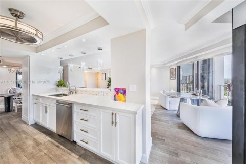 Copropriété à vendre à Miami, Floride: 2 chambres, 126.63 m2 № 1821788 - photo 11