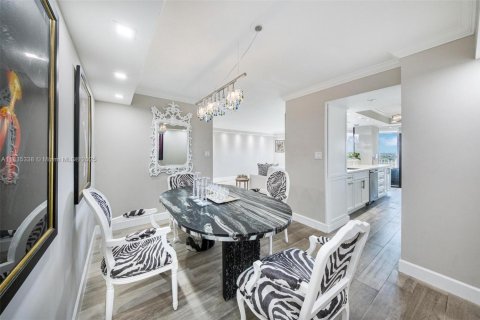 Copropriété à vendre à Miami, Floride: 2 chambres, 126.63 m2 № 1821788 - photo 14