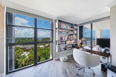 Copropriété à vendre à Miami, Floride: 2 chambres, 126.63 m2 № 1821788 - photo 30