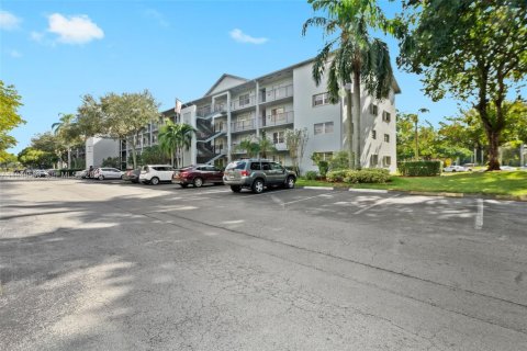 Condo in Pembroke Pines, Florida, 1 bedroom  № 2004505